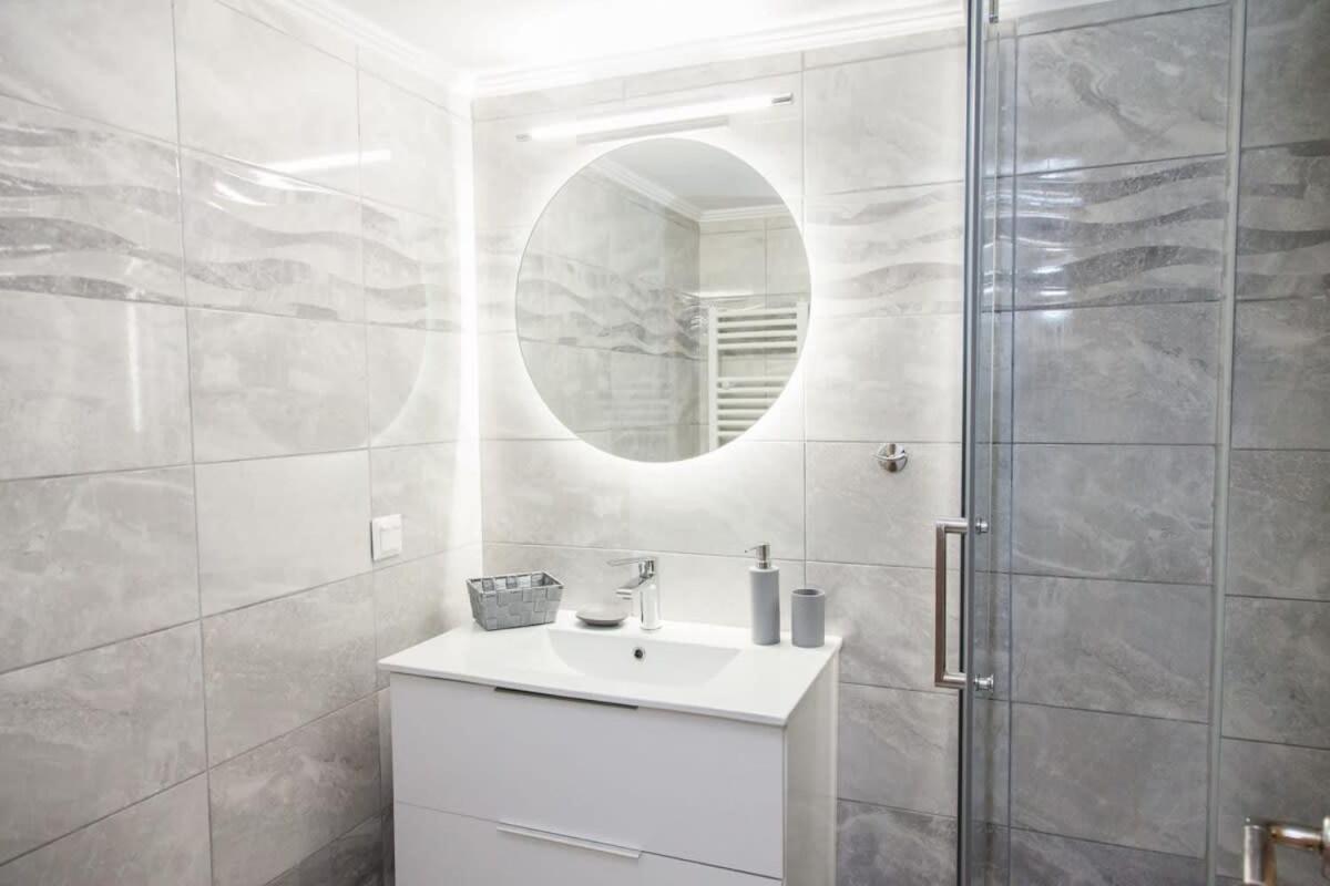 Beautiful New Apartment In Petralona Αθήνα Εξωτερικό φωτογραφία